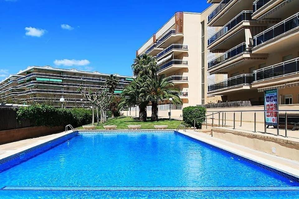 Appart Standing: Elegant 2BR with Pool, Terrace & Port Aventura Proximity Salou Exterior photo
